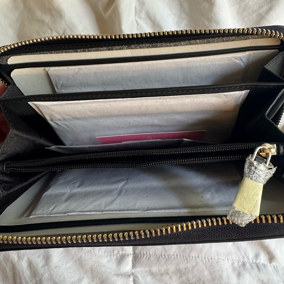 NWT Kate Spade x Disney comic strip wallet - Picture 3 of 7